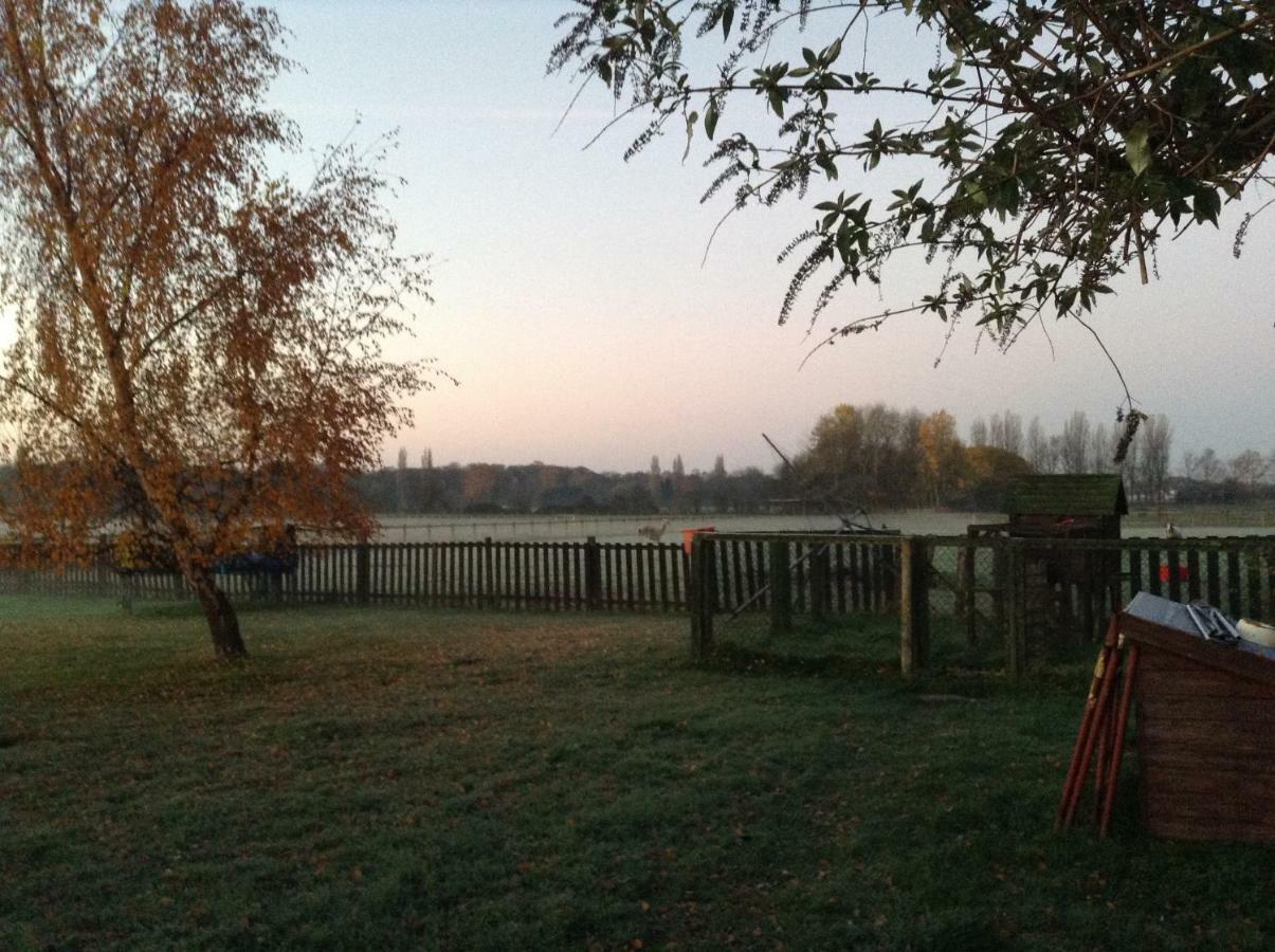 The Barn Bed And Breakfast เฮล ภายนอก รูปภาพ